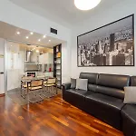 Youhosty - Elegant Duomo Apartment